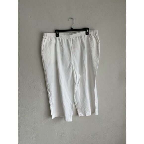 Alfred Dunner Woman White Elastic Waist Cotton Capri Pant, Size 24W - Picture 1 of 7